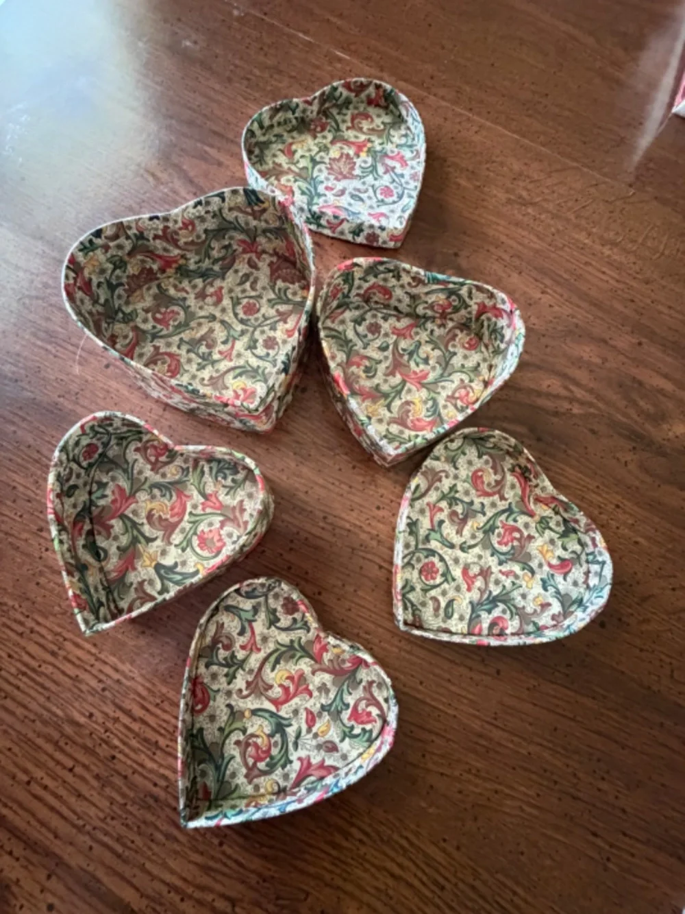 Set of 3 Heart Nesting Italian Florentine Papier Mache Jewelry Storage Boxes